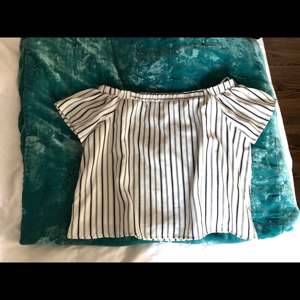 Off-the-shoulder Top